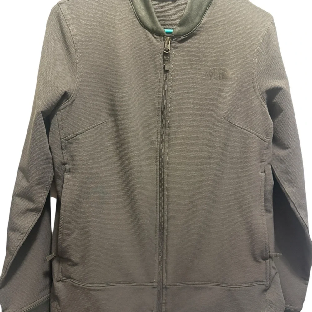 The North Face Women's Sport Dark Gray Lightweight Jacket
